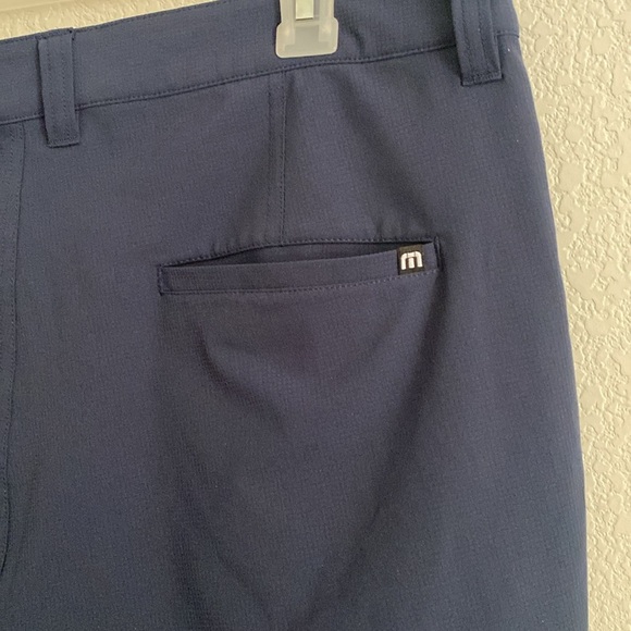 Travis Mathew Men's Navy Shorts Size 36” x 9” - Picture 4 of 6